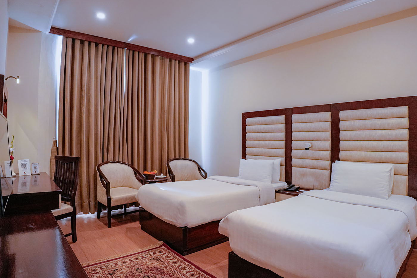 Deluxe Twin Room image 4