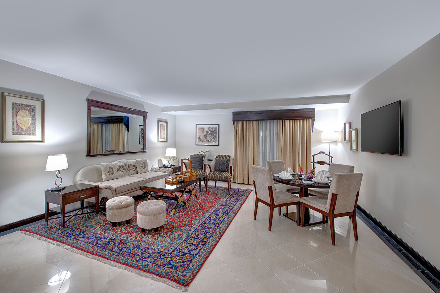 Deluxe Suite image 1