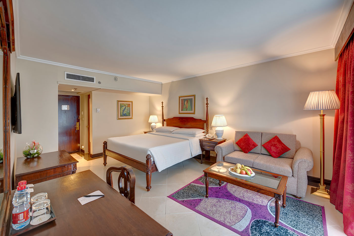Executive Suite image 6