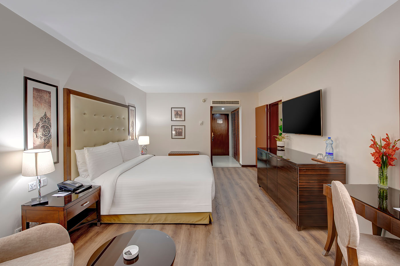 Deluxe Suite image 3