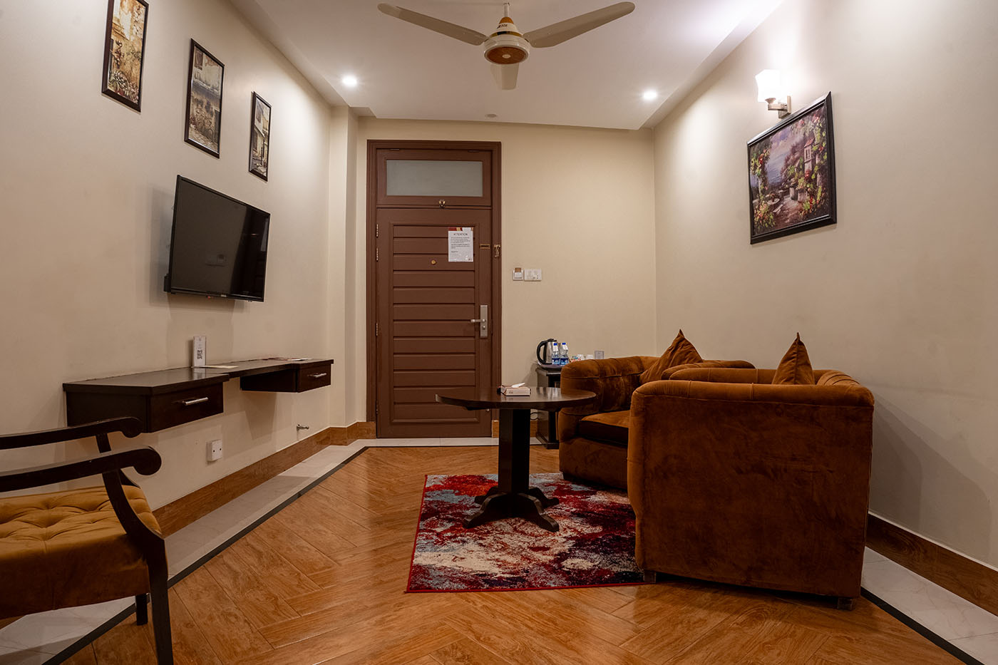 Executive Room image 6
