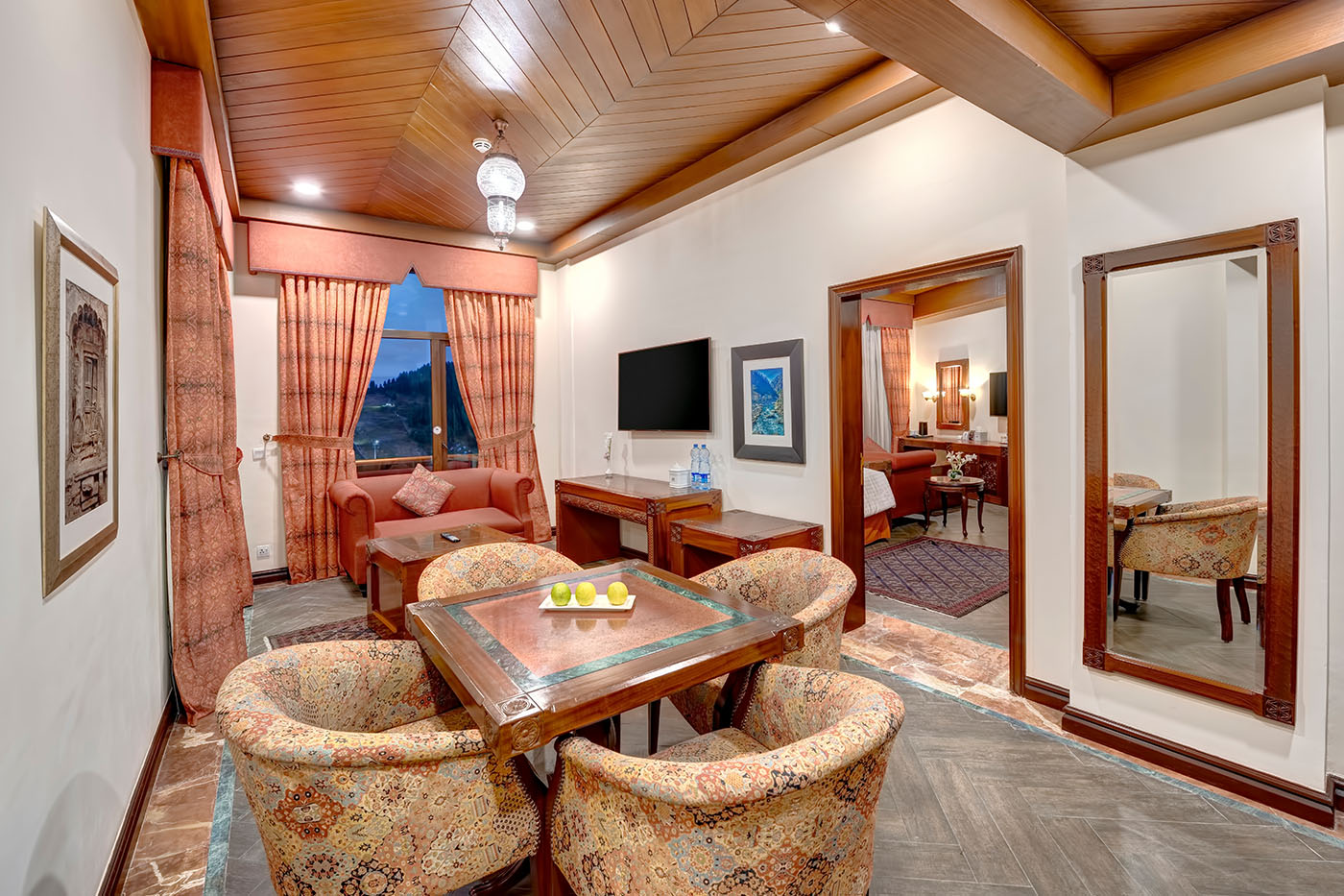Executive Penthouse Suite image 4
