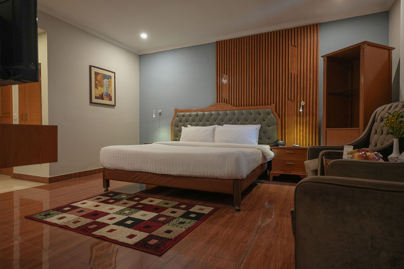 Deluxe Suite image 2
