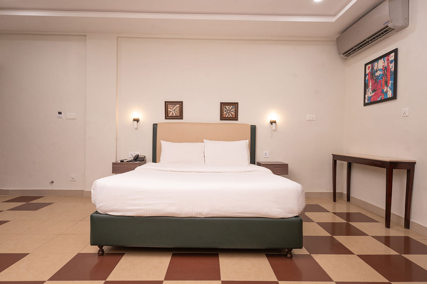 Executive Suite image 3
