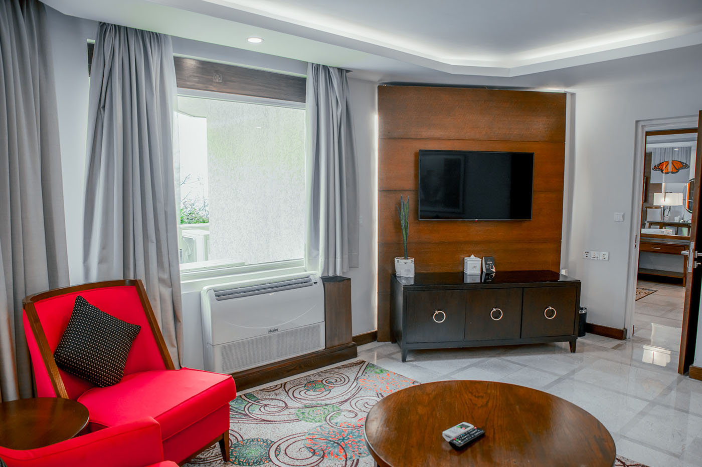 Executive Suite image 4