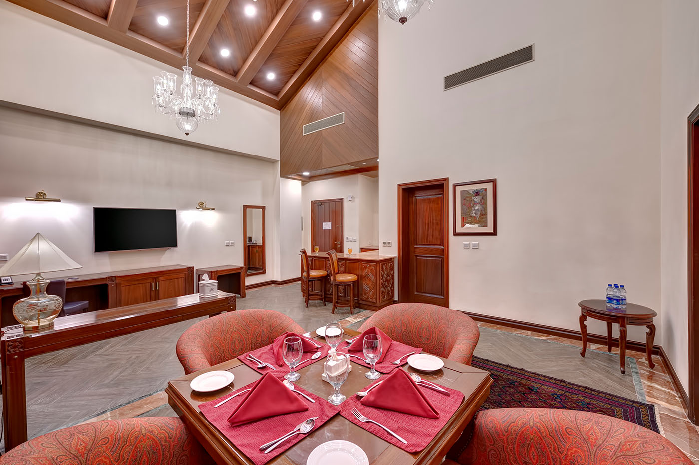 Sanders Suite image 2