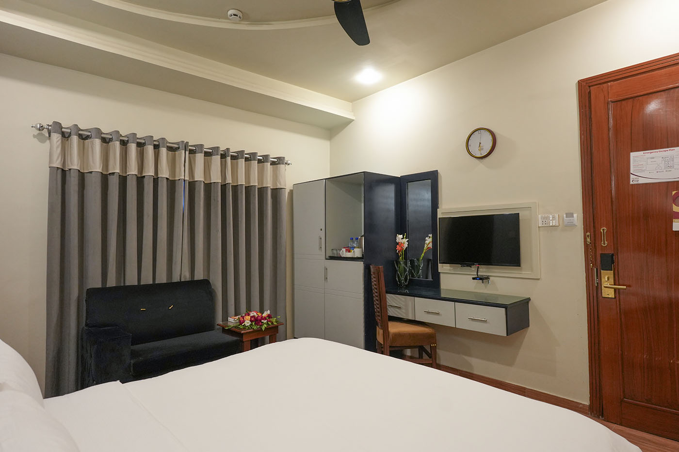 Executive Suite image 9