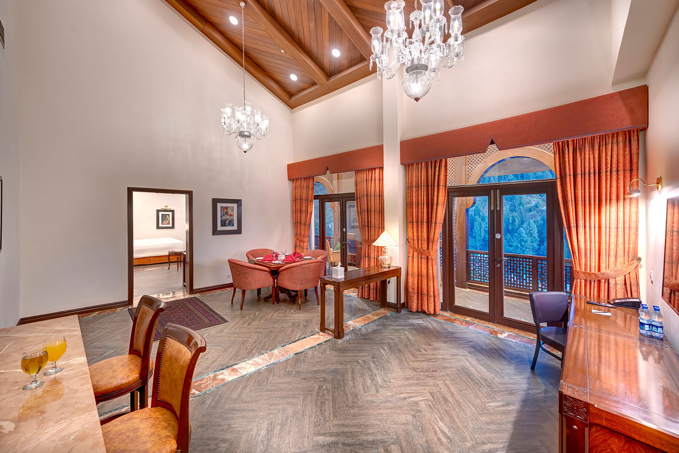 Sanders Suite image 1