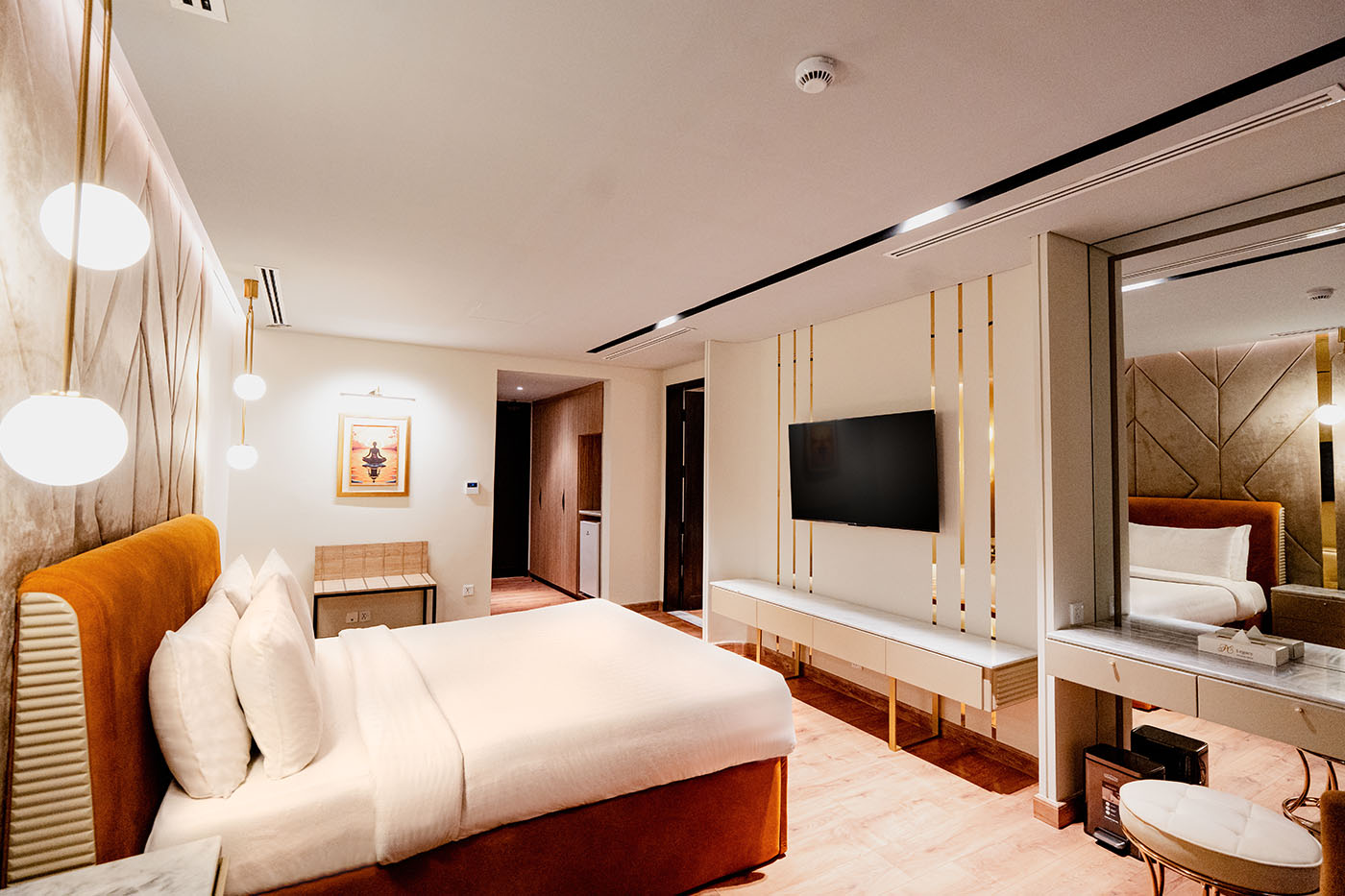 Executive Suite image 4