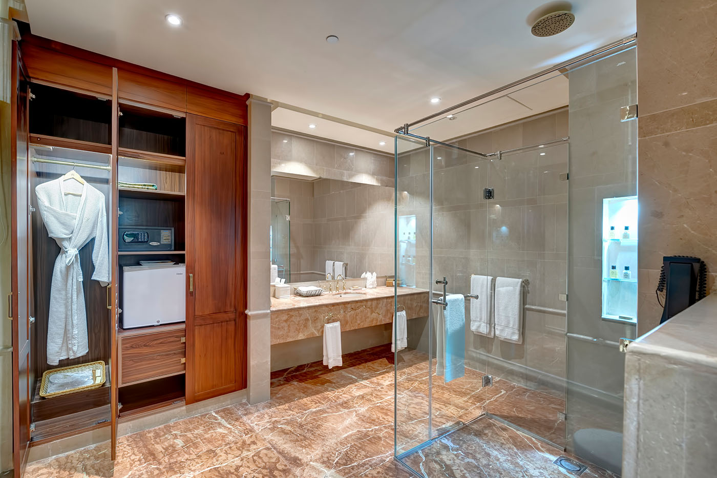 Presidential Penthouse Suite image 6