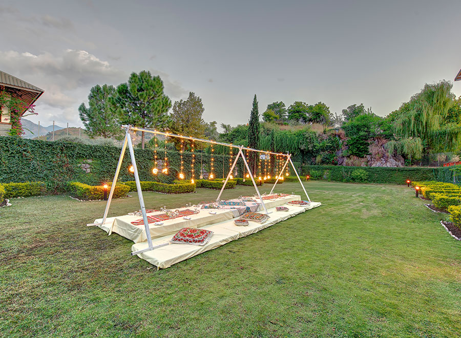 Romantic Getaways in Kashmir: Luxury Hotels in Muzaffarabad for Couples
