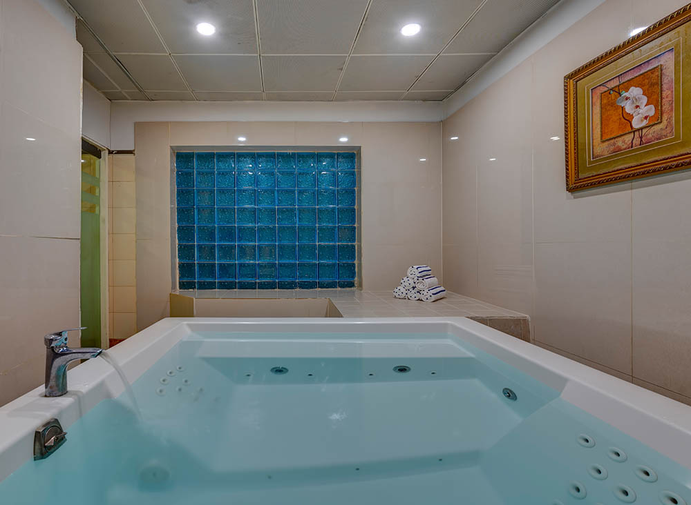 Jacuzzi