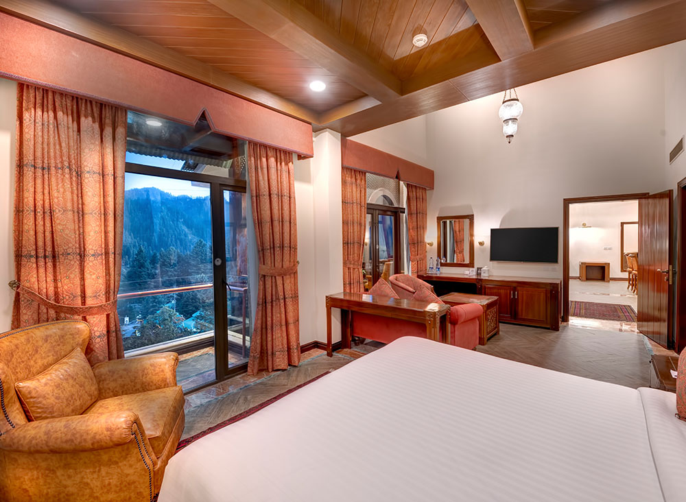 Mountain-View Balcony